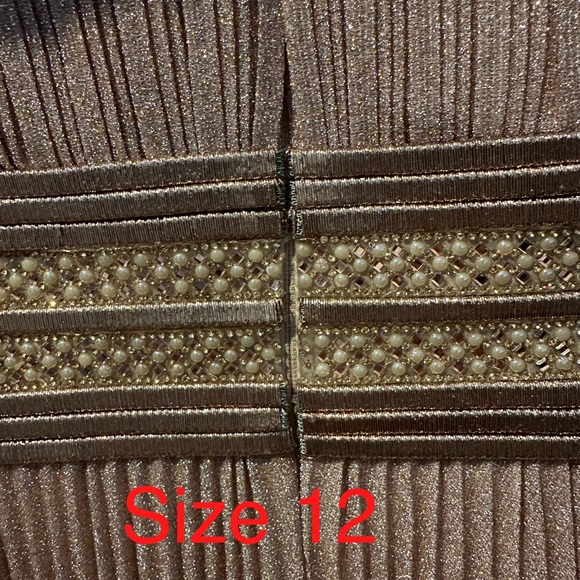 MAC DUGGAL | SHIMMERING PLEATED A-LINE 3/4 SLEEVE GOWN #30700 - Picture 7 of 9